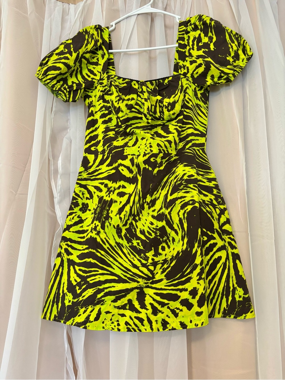 Collusion Size 2 Neon Yellow Green and Black Puff-Sleeve Mini Dress Cotton